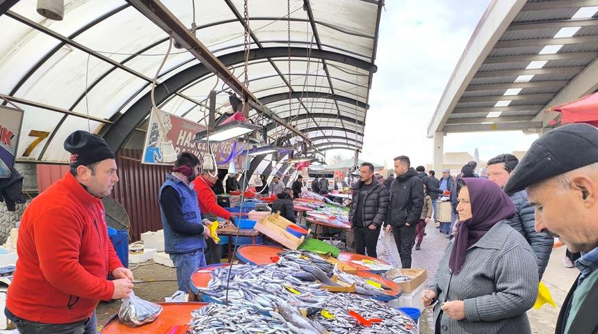 Ramazan'da satışlar arttı: Tezgahlarda yoğunluk 'Fiyatlar &ccedil;ok uygun'