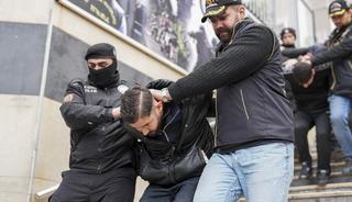 İstanbul merkezli su&ccedil; &ouml;rg&uuml;tlerine y&ouml;nelik operasyonda yakalanan 41 zanlı adliyede