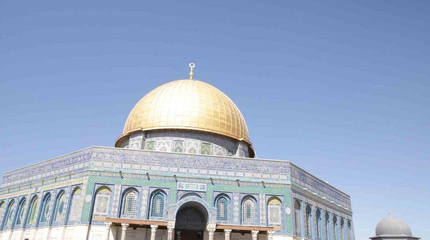 Kud&uuml;s&rsquo;te Ramazan bu yıl sessiz başladı: S&uuml;slemeler yasak, ibadetler kısıtlı