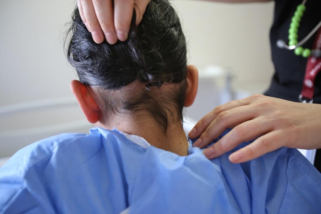 14 yaşındaki &ccedil;ocuğun karnından 3 kilo sa&ccedil; yumağı &ccedil;ıktı! Nedeni ise kahretti 2