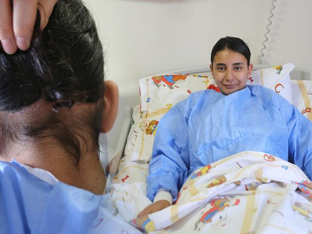 14 yaşındaki &ccedil;ocuğun karnından 3 kilo sa&ccedil; yumağı &ccedil;ıktı! Nedeni kahretti