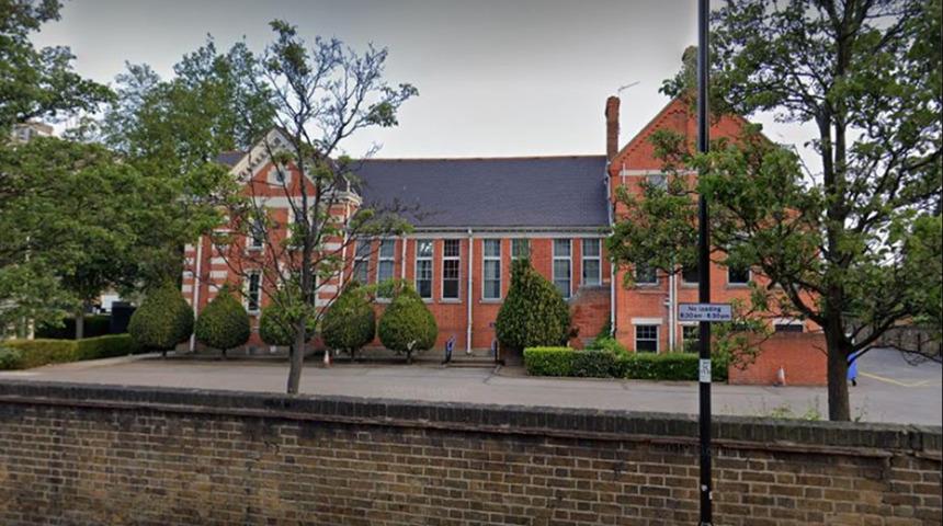 Ağır yaralı bulunmuştu! Anne ve baba tutuklandı, su&ccedil;lama cinayete d&ouml;nd&uuml;