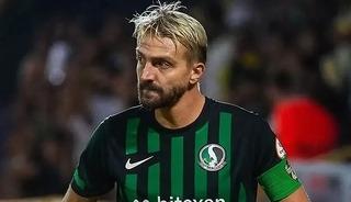 Caner Erkin rekora koşuyor! Yine kırmızı kart g&ouml;rd&uuml;