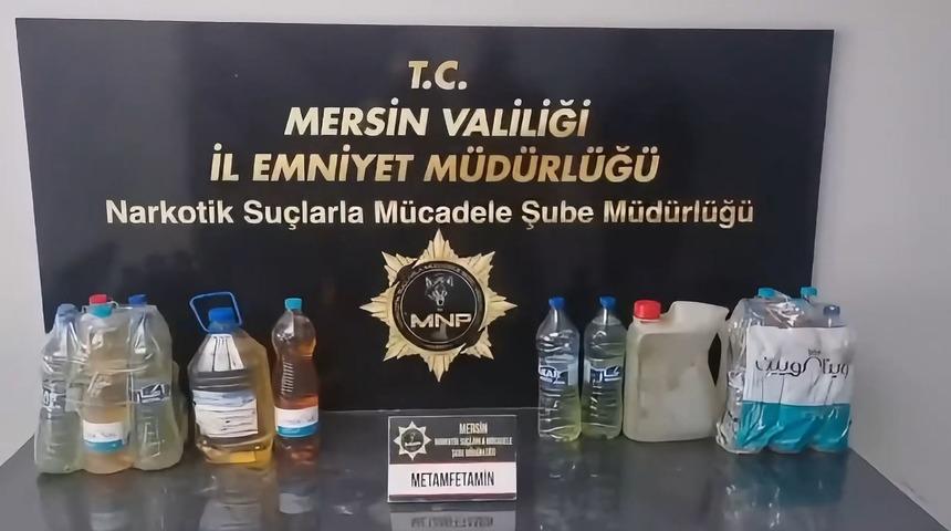 Mersin'de takibe alınan cipte 27 litre sentetik uyuşturucu ele ge&ccedil;irildi