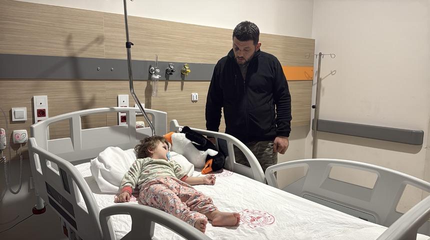 14 aylık bebek hastanelik olmuştu! G&ouml;zaltına alınıp serbest bırakılan komşu kendini savundu