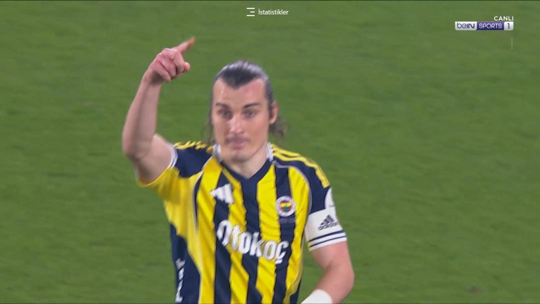 Fenerbahçe da müdafaa alarm veriyor! Çağlar Söyüncü da sakatlanıp çıktı oyundan 1