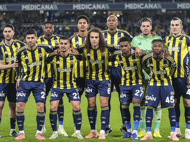 Fenerbah&ccedil;e'de savunma alarm veriyor! İki sakatlık &uuml;st &uuml;ste