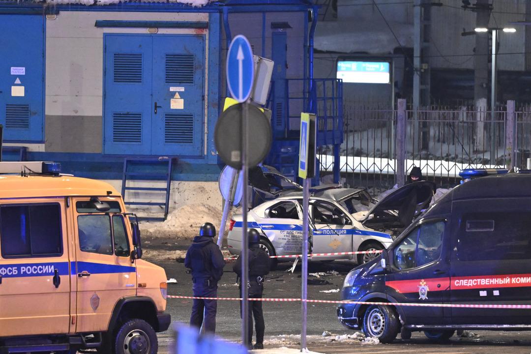 Rusya nın başkenti Moskova da patlama! &Ouml;l&uuml; ve yaralı polisler var 3