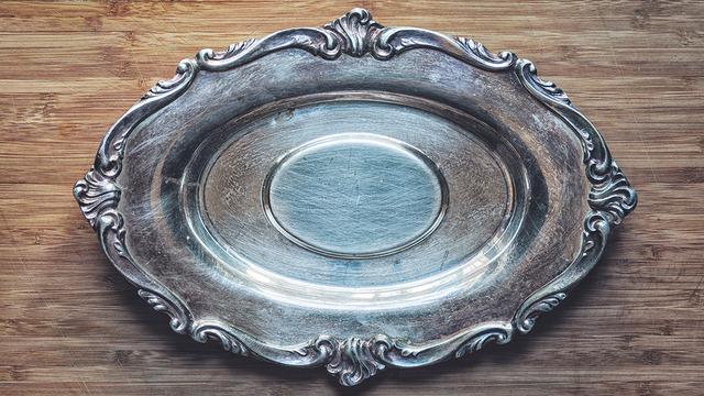 Evdeki kullanılmayanları çıkarıp satmaya başladılar: Biri 85 bin TL'yi buluyor