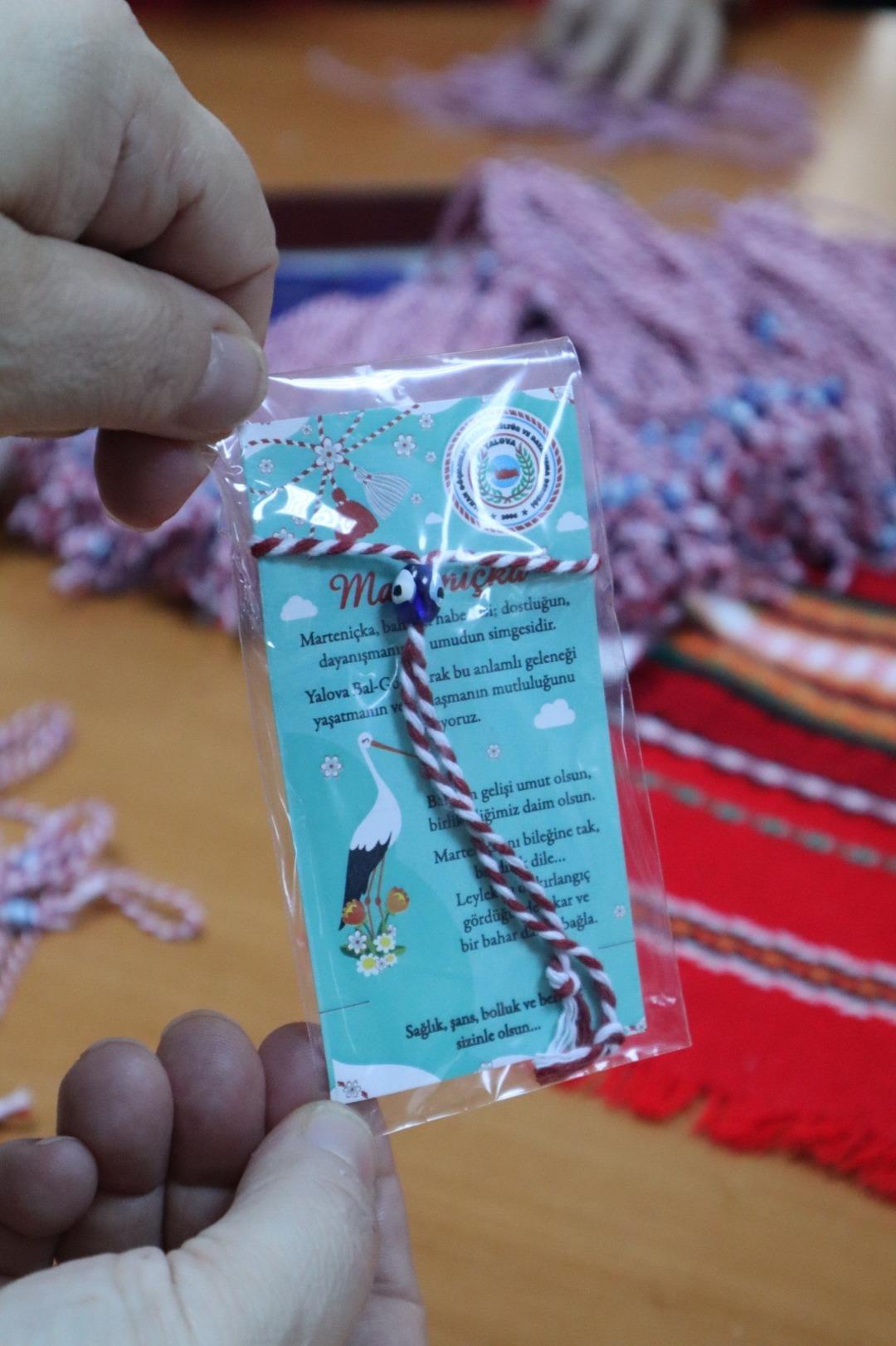 Her yıl binlerce insan bekliyor: Y&uuml;zyıllık Balkan geleneği  marteni&ccedil;ka   2