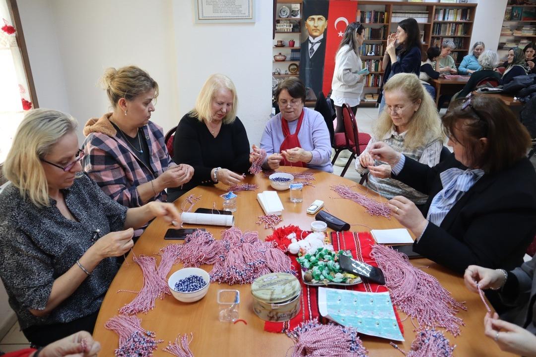 Her yıl binlerce insan bekliyor: Y&uuml;zyıllık Balkan geleneği  marteni&ccedil;ka   6
