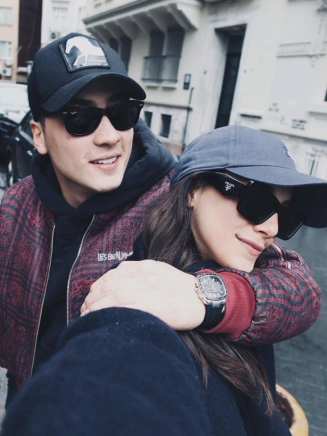 Dilin Döğer ve Atakan Özkaya sevgili mi? Samimi poz ortlaığı karıştırdı 2