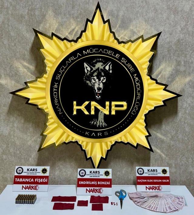 Kars&rsquo;ta uyuşturucu operasyonu: 3 tutuklama 1