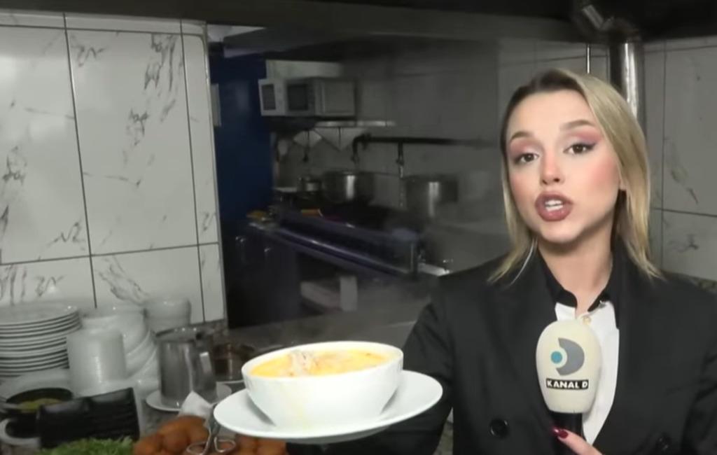 Kanal D muhabiri Kübra Aydın sakatat dükkanında zor anlar yaşadı! Neredeyse kusacaktı 1