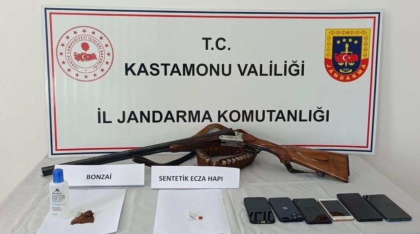 Kastamonu&rsquo;da uyuşturucu operasyonu: 11 g&ouml;zaltı