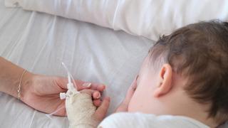 Doktorlar bile şok oldu! Covid'e yakalanan bebeğin vücudu taş kesildi