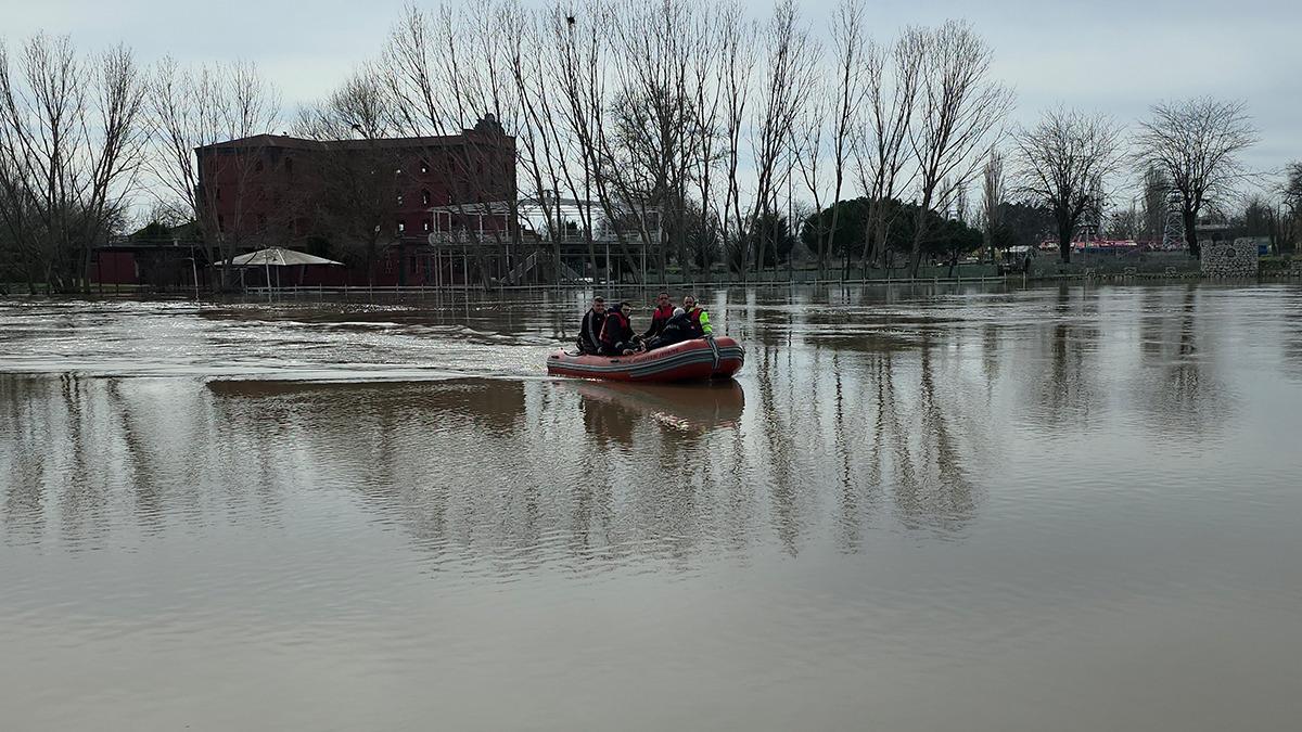Taşkında mahsur kalan eski belediye başkanı isyan etti: 'Hata üstüne hata' - Mynet Yaşam