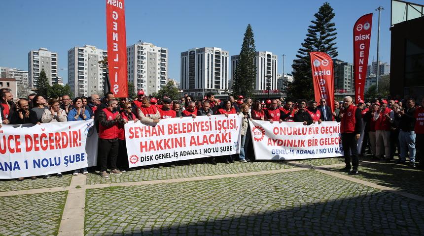 Seyhan Belediyesinde bir grup iş&ccedil;i eylem yaptı