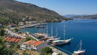 Hisar&ouml;n&uuml;&rsquo;de &lsquo;cennetten k&ouml;şe&rsquo; satılıyor!