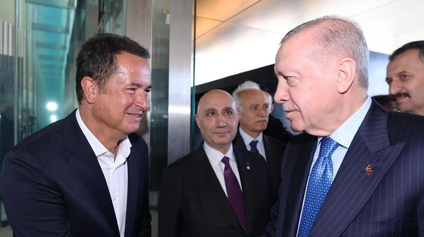 Cemre Vakfının tanıtım toplantısı ger&ccedil;ekleştirildi! &Uuml;nl&uuml; isimler katıldı