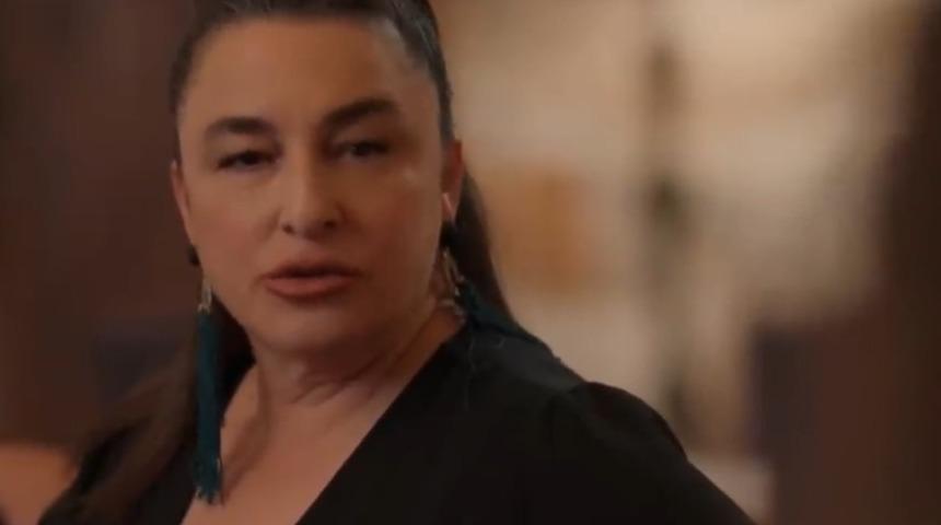 Esra Dermancıoğlu sevgilisiyle Nişantaşı turunda! B&ouml;yle g&ouml;r&uuml;nt&uuml;lendi 