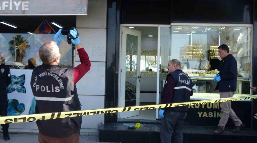 Adana&rsquo;da silahlı kuyumcu soygunu