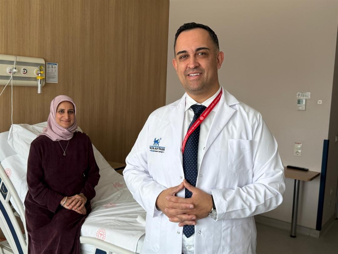 Menopoz sandı karnından 30 santimetrelik t&uuml;m&ouml;r &ccedil;ıktı!  2