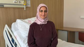 Son dakika: Menopoz sandı karnından 30 santimetrelik t&uuml;m&ouml;r &ccedil;ıktı! 