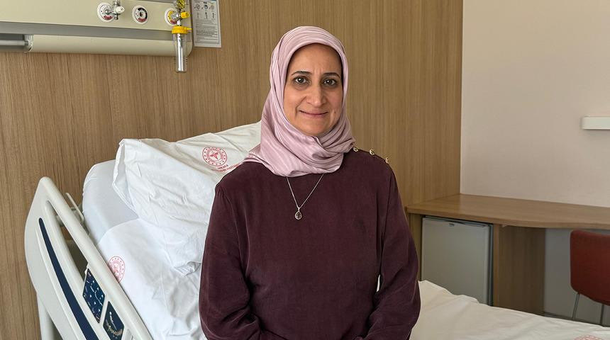 Menopoz sandı karnından 30 santimetrelik t&uuml;m&ouml;r &ccedil;ıktı! 