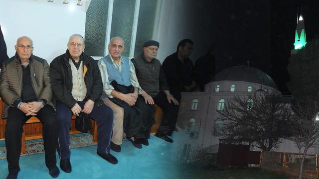 Balıkesir'de 3 dakika erken okunan ezan kafaları karıştırdı: Müftüden açıklama geldi