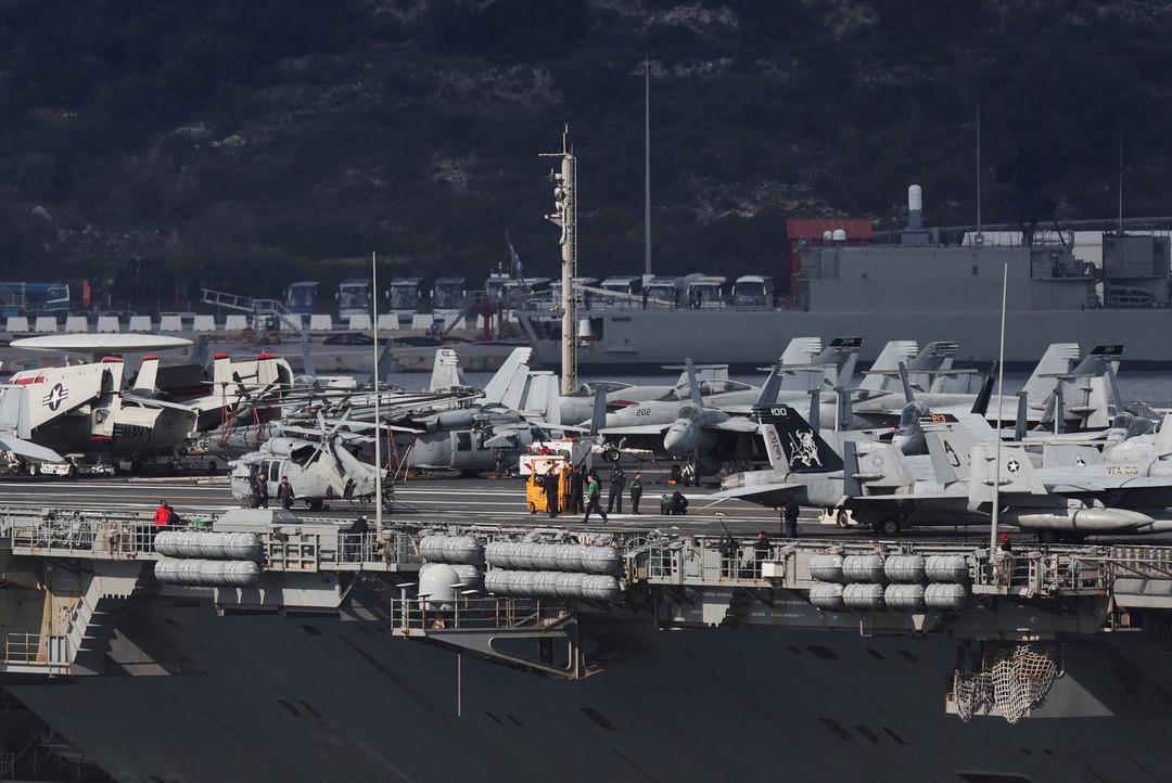 Trump, İran saldırısı i&ccedil;in g&ouml;ndermişti! USS Gerald R. Ford u&ccedil;ak gemisinde  tuvalet  krizi 2