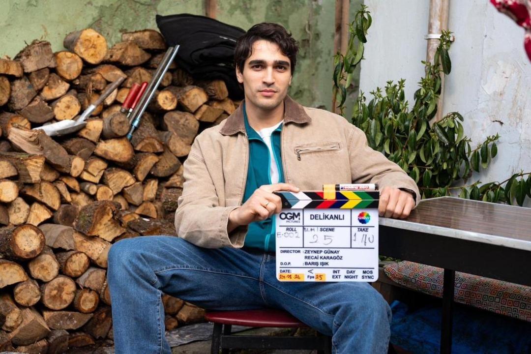 Delikanlı sete &ccedil;ıktı! S&uuml;rpriz gelişme: Yayın tarihi belli oldu 1