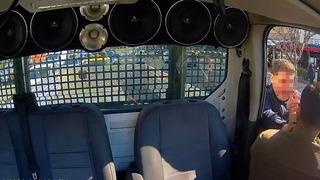 Son dakika: İzmir'de s&uuml;r&uuml;c&uuml;ye darp olayıyla ilgili polislere idari işlem