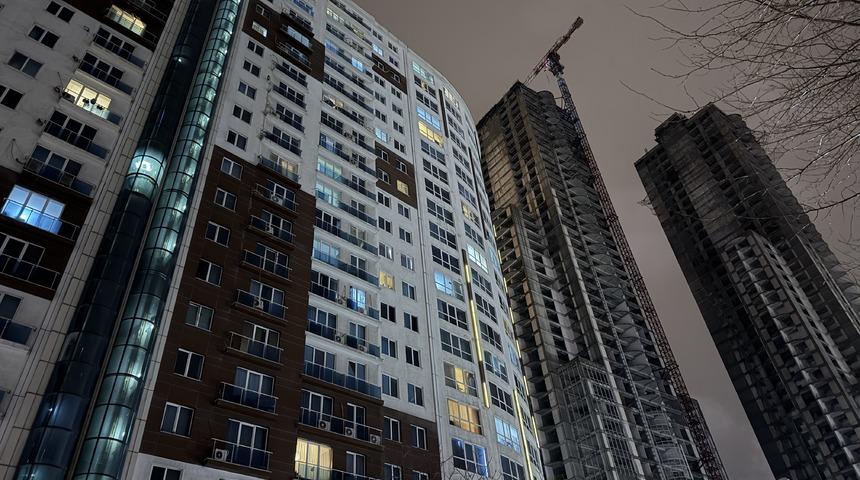 Esenyurt'taki bir rezidansta korkun&ccedil; olay! Silahla vurulmuş halde &ouml;l&uuml; bulundular