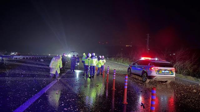 Balıkesir'de F-16 uçağının kaza kırıma uğraması sonucu şehit olan pilot için tören düzenlendi