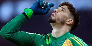 Manchester United'dan Altay Bayındır ile kesin anlaşma sağlandı! S&uuml;per Lig devi bu kez işi bitirdi