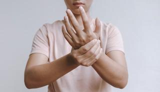 Kaybedilen her dakika milyonlarca beyin h&uuml;cresinin kaybı demek