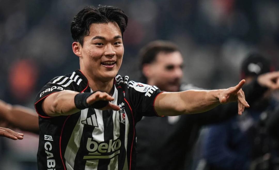 Beşiktaş ta Hyeon-gyu Oh &ccedil;ılgınlığı sınırları aştı! G&uuml;ney Kore ayakta: Ma&ccedil;lar canlı yayınlanıyor, formalar yok satıyor! 3