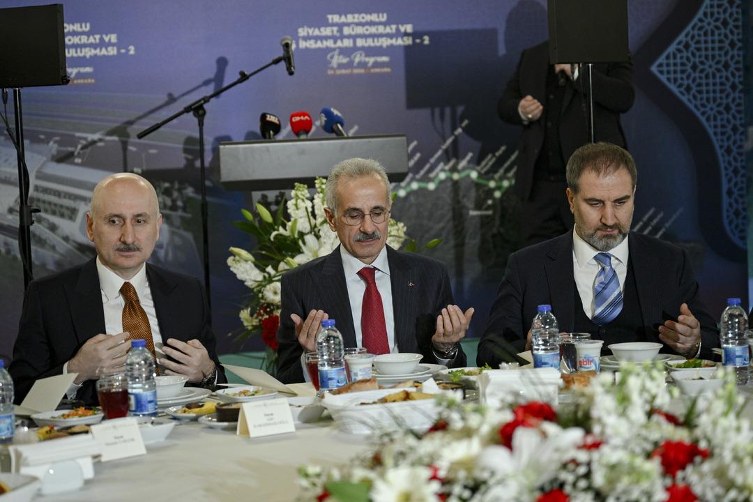 Hızlı tren geliyor: Bakan Uraloğlu  2 il arası 2 saate d&uuml;şecek  deyip duyurdu 2