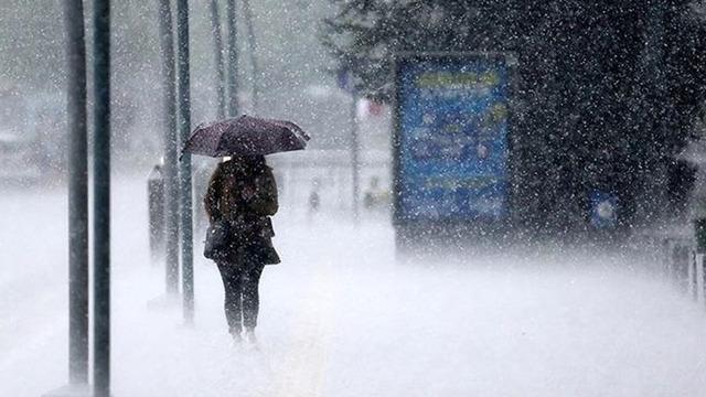Meteoroloji'den sağanak ve kar alarmı! Yağış t&uuml;m yurdu saracak