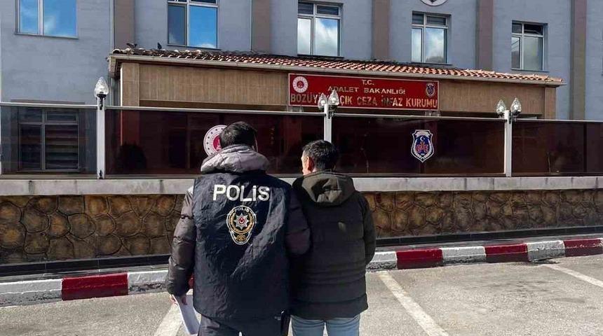 Bilecik&rsquo;te 17 dosyadan 23 yıl hapis cezası bulunan şahıs yakalandı