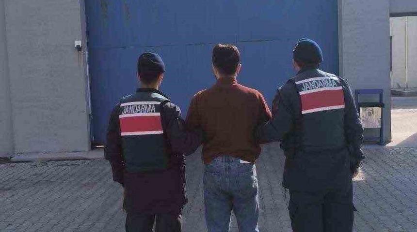Farklı su&ccedil;lardan 21 yıl hapis cezasıyla aranan şahıs yakalandı