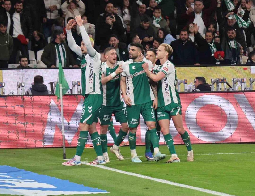 Galatasaray ı yıkan Konyaspor a FIFA dan soğuk duş! Transfer tahtası resmen kapandı, S&uuml;per Lig de yaprak d&ouml;k&uuml;m&uuml;... 2
