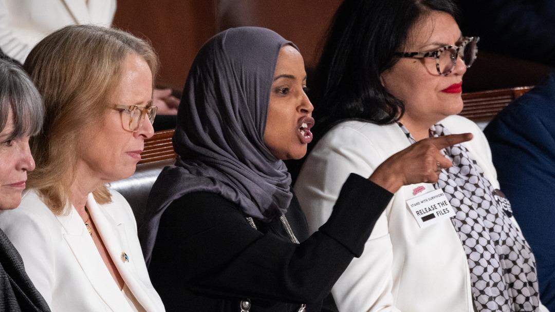 ABD Başkanı Trump neye uğradığını şaşırdı! Alkış beklerken bu sözleri duydu: "Amerikalıları öldürdünüz" 2