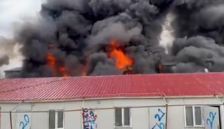 İş&ccedil;i konteynerlerinde yangın: Ekipler seferber oldu!