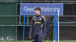 Son dakika: Fenerbah&ccedil;e, &Ccedil;ağrı Hakan Balta'yı Galatasaray'dan transfer etti! Gen&ccedil; oyuncu ilk idmanına &ccedil;ıktı