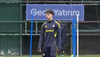 Fenerbah&ccedil;e, &Ccedil;ağrı Hakan Balta'yı Galatasaray'dan transfer etti! Gen&ccedil; oyuncu ilk idmanına &ccedil;ıktı