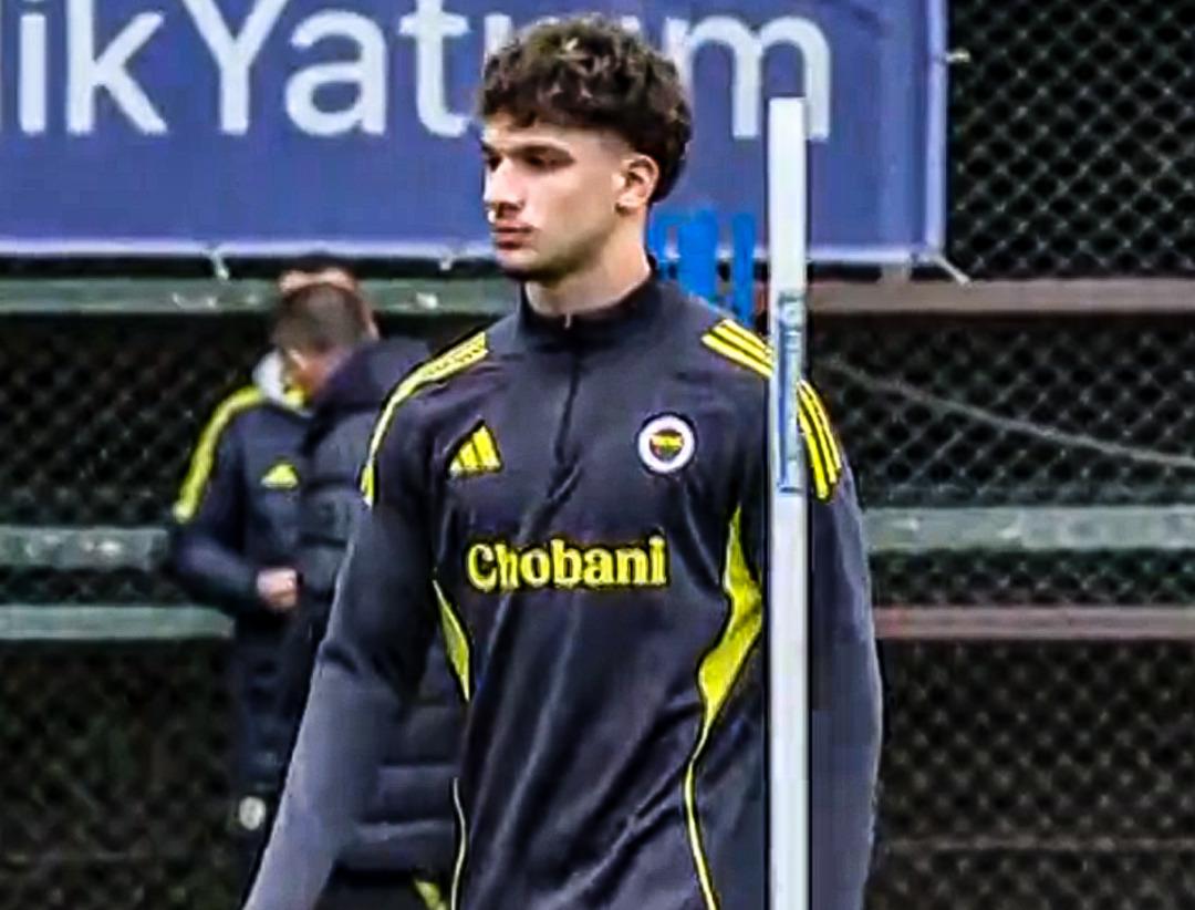 Fenerbah&ccedil;e den ezeli rakibine tarihi transfer &ccedil;alımı! Galatasaray ın 17 yaşındaki yıldızı &Ccedil;ağrı Hakan Balta idmana &ccedil;ıktı! 2