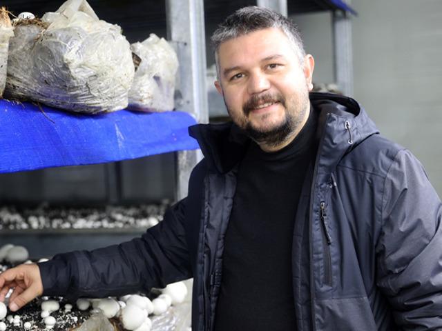 İngilizce &ouml;ğretmenliğini bırakıp tesis kurdu: 'G&uuml;nde 2 ton &uuml;retiyor'