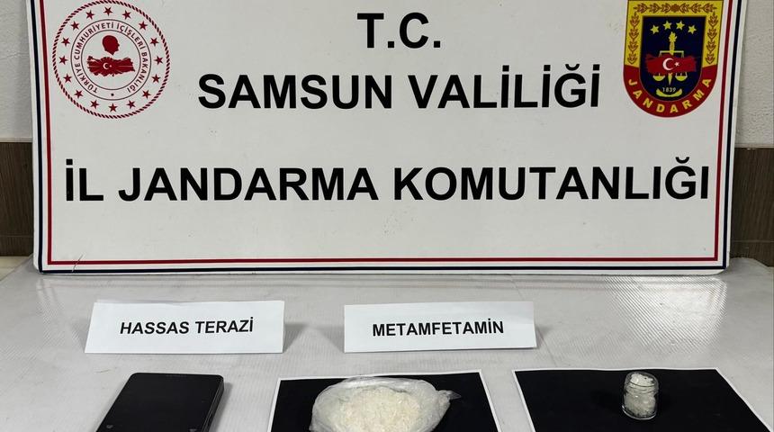 Samsun'da k&uuml;mese saklanmış sentetik uyuşturucu ele ge&ccedil;irildi